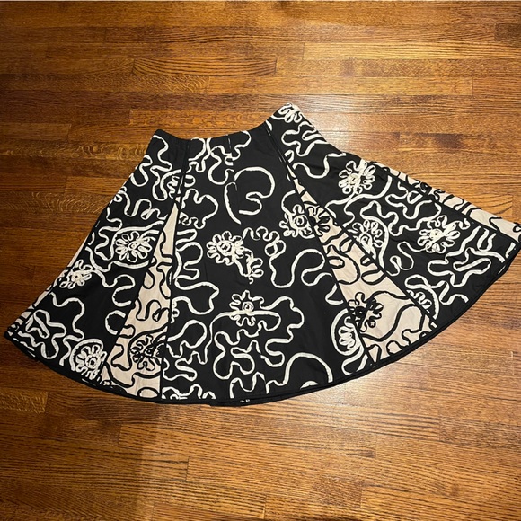 Vintage embroidered black and off-white mid length skirt - size XS - Picture 2 of 8